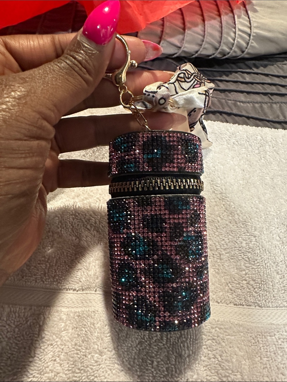 Crystal-Embellished Lipstick Holder Keychain - Pink Teal